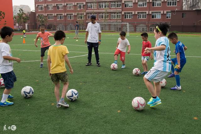 卢克肖又受伤了！距离上次复出踢了3场比赛98分钟