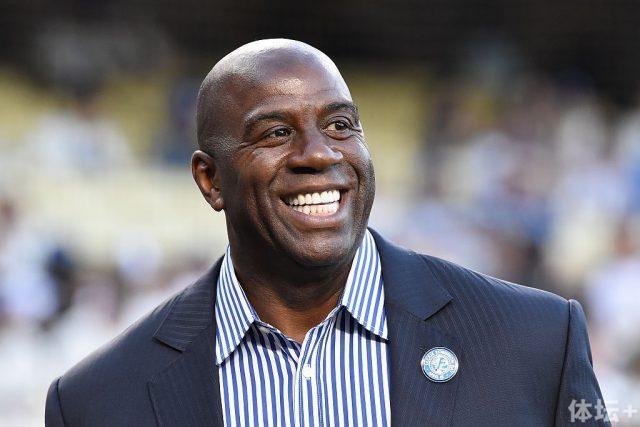 詹姆斯30+7+9文班亚马27+10+8+5+5 湖人胜马刺